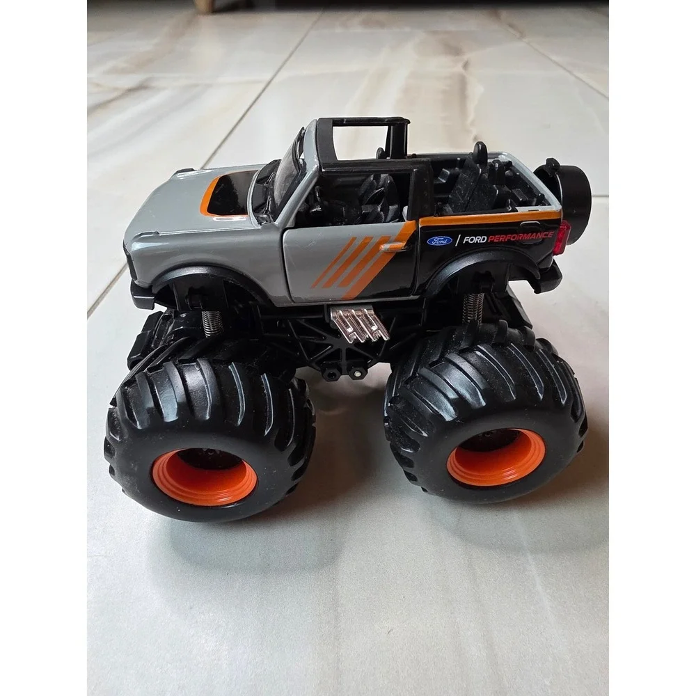 Ford Bronco Monster Truck Grey Orange Walgreens CNDG-0522 Ford Performance C2‎